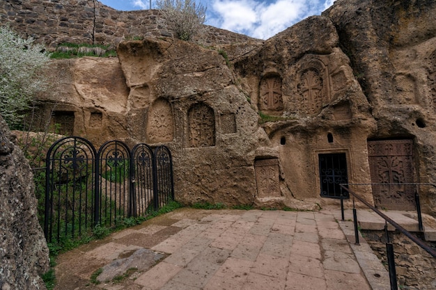 Geghard es un monasterio cristiano ortodoxo ubicado en la región de Kotayk de Armenia