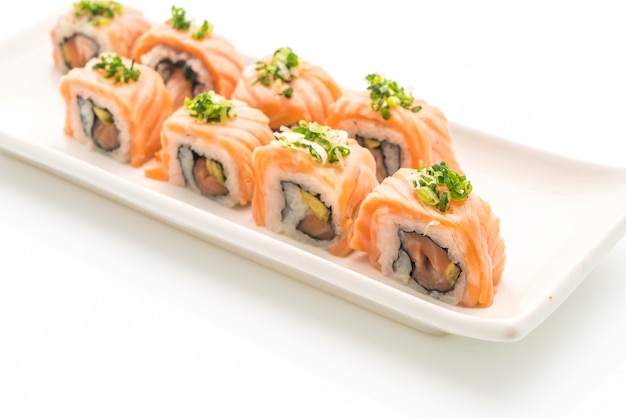 Gegrillte Lachs-Sushi-Rolle