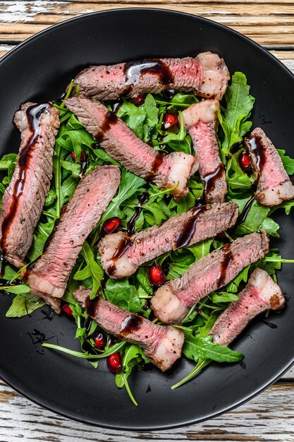 Gegrillter Beef Steak Salat mit Rucola