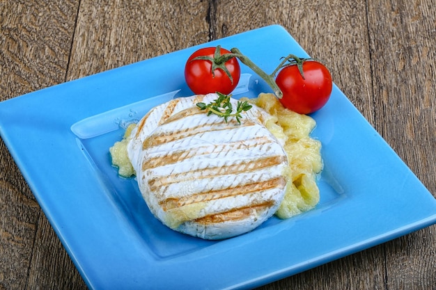 Gegrillter Camembert