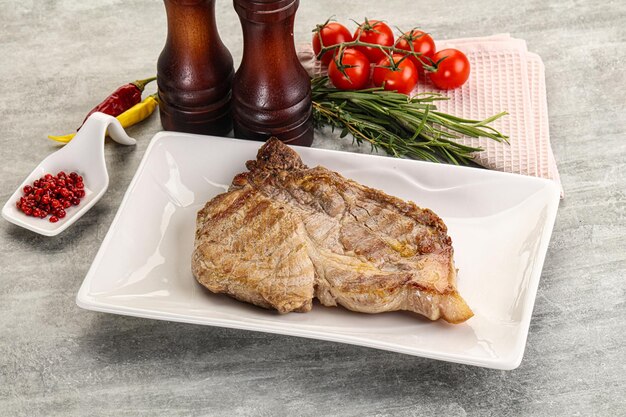 Foto gegrillter schweinehals, saftiges steak.