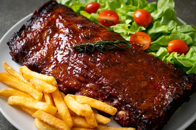 Gegrilltes Barbecue Ribs Schweinefleisch