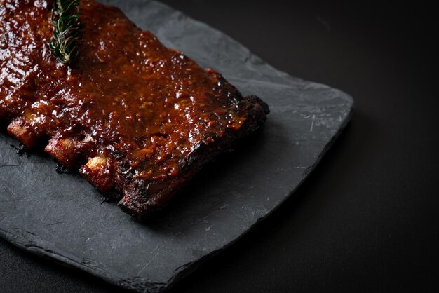 Gegrilltes Barbecue Ribs Schweinefleisch