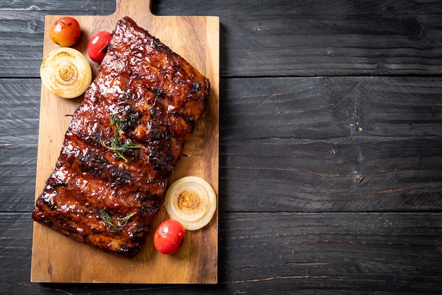 Gegrilltes Barbecue Ribs Schweinefleisch