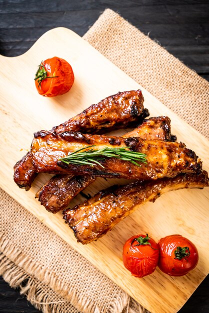 Gegrilltes Barbecue Ribs Schweinefleisch