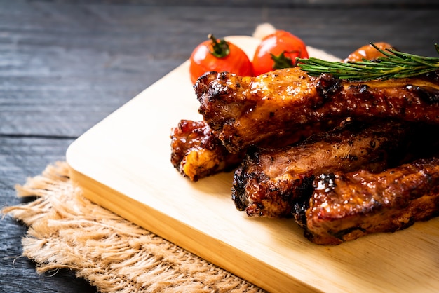 Gegrilltes Barbecue Ribs Schweinefleisch