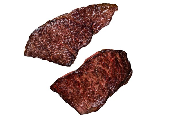 Gegrilltes Denver-Beef-Fleischsteak in einer Pfanne mit Rosmarin isoliert auf weißem Hintergrund