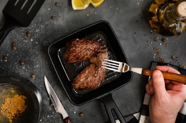 Gegrilltes Fleisch Steak Machete mit Salz und Pfeffer