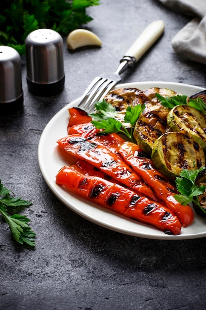 Gegrilltes Gemüse. Sommer veganes Essen