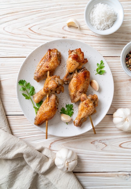 Gegrilltes Hähnchengrill mit Pfeffer und Knoblauch