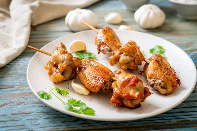 Gegrilltes Hähnchengrill mit Pfeffer und Knoblauch