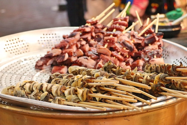 Gegrilltes Kalmarstraßenlebensmittel in Korea