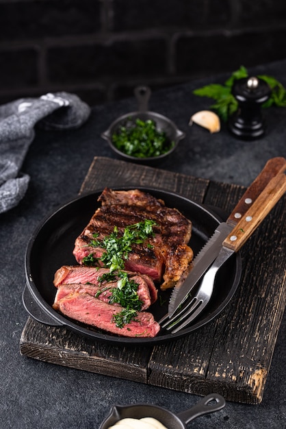 Gegrilltes marmoriertes Rib-Eye-Steak