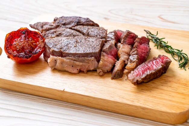 Gegrilltes mittelrares Rindersteak