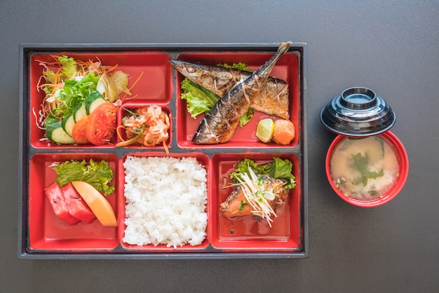 gegrilltes saba bento