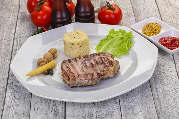 Gegrilltes Schweinenackensteak