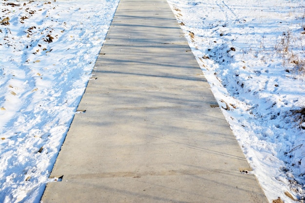 Gehweg im Winter