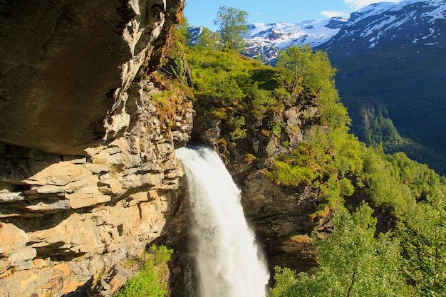 Geiranger Fjord, Wasserfall Storseterfossen in Geiranger, Norwegen