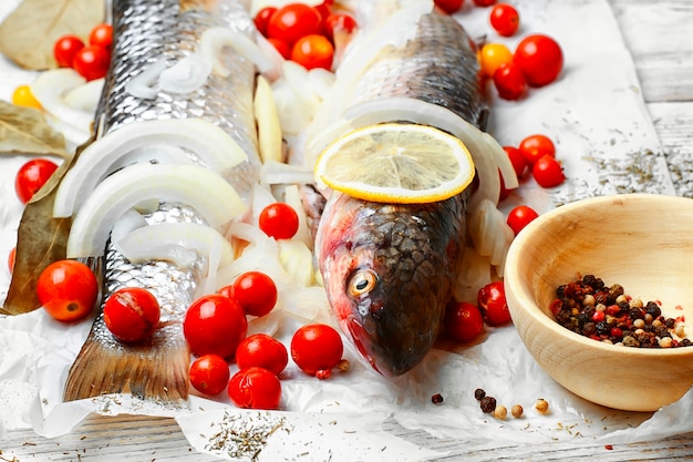 Foto gekocht, um fisch zu kochen