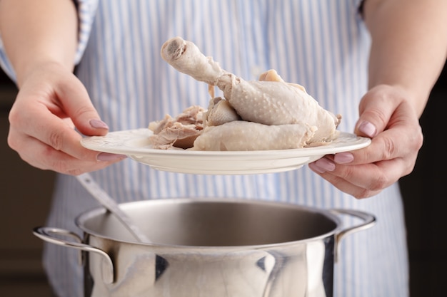 Gekochte Hähnchenschenkeldiät