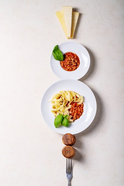 Gekochte Spaghetti Bolognese