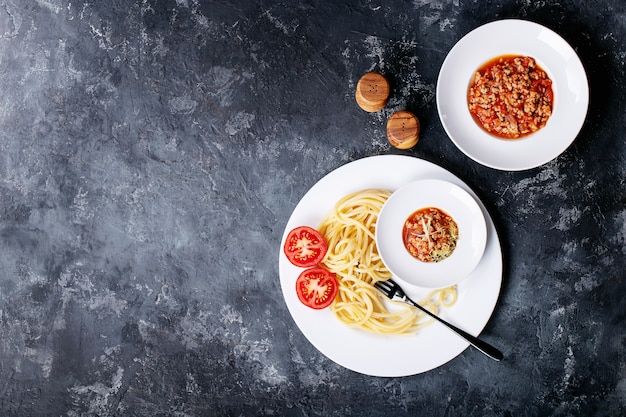 Gekochte Spaghetti Bolognese