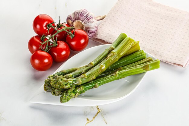 Gekochter Spargel auf dem Teller