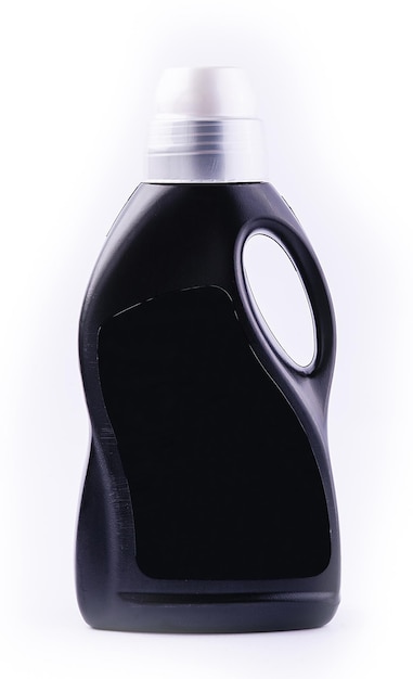Gel de lavanderia de garrafa preta isolado em branco