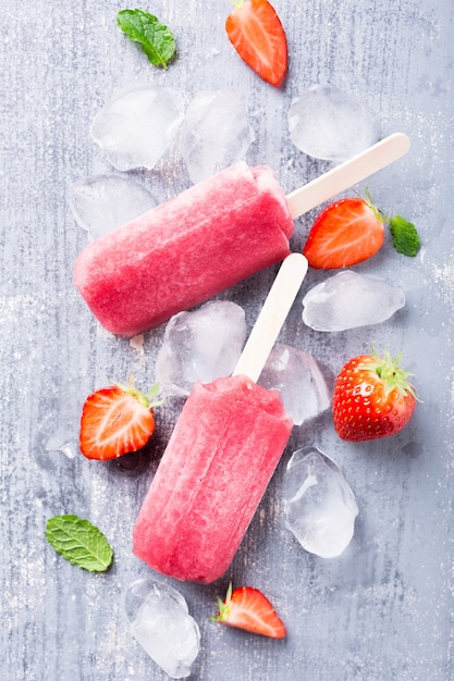 Gelados de morango caseiros