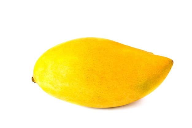 Gelbe Mango auf dem weißen Hintergrund