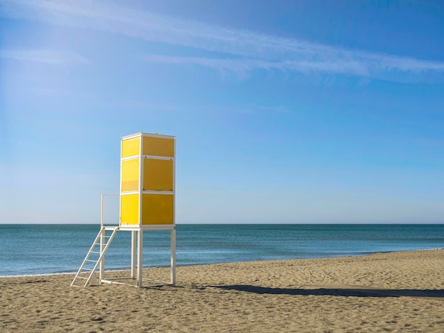 Gelber Rettungsschwimmerposten