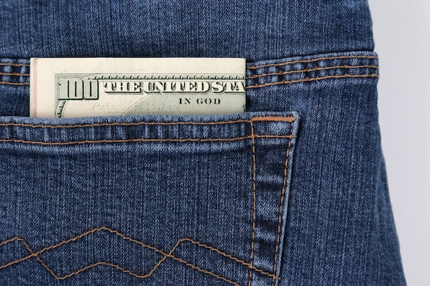 Foto geld in der tasche der blue jeans