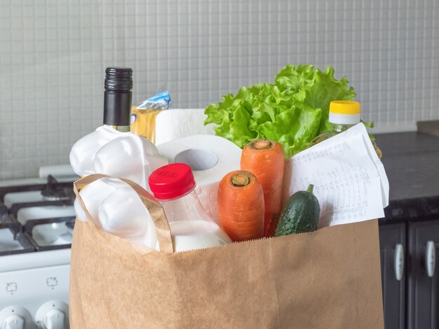 Geldeingang im Paket mit den gelieferten Produkten