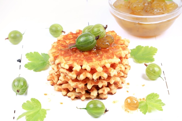 Geléia de groselha com waffles caseiros de comida saudável