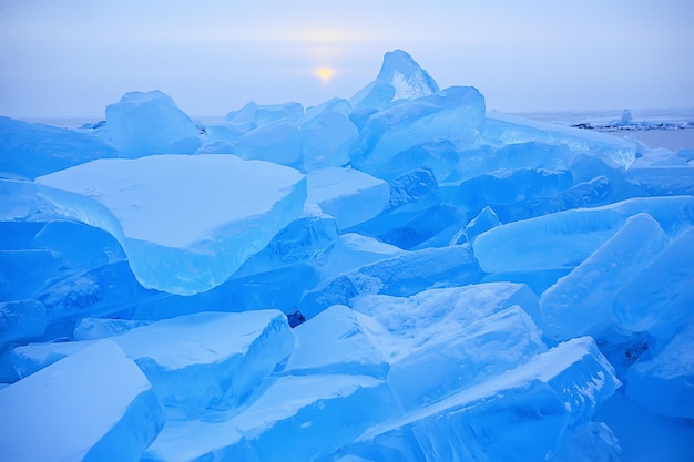 gelo azul esmagado montes baikal fundo de inverno