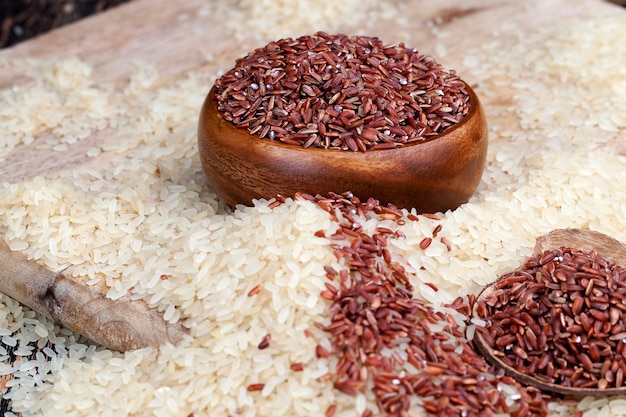 Gemischter Reis verschiedener Sorten vor dem Kochen