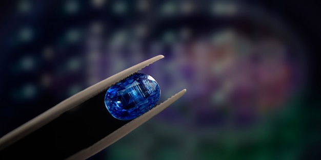 Gemstone de foco azul Bonito com reflexões