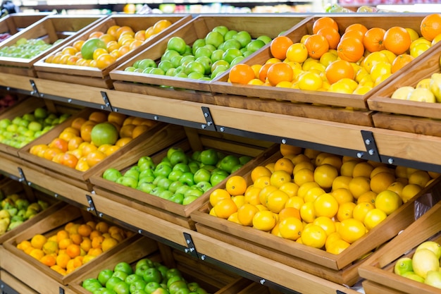 Gemüse Regal im Supermarkt