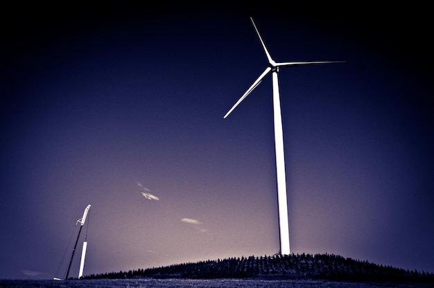 Generadores de transmisión de energía eólica en campos en Santa Catarina Brasil