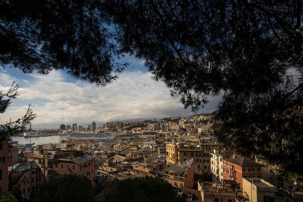 Génova Italia Noviembre 2021 Paisaje urbano de Génova visto desde Spianata Castelletto