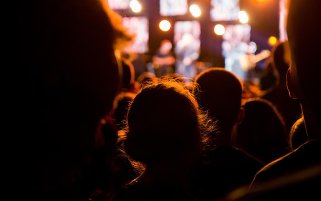 Gente en concierto de música