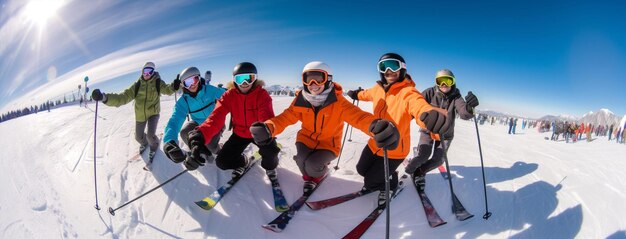 Gente grupo de nieve de montaña de invierno