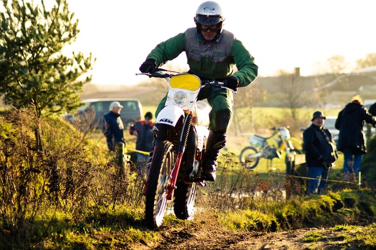 Foto gente en motocicleta