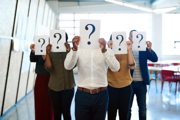 Gente de negocios pregunta y equipo como candidatos para la diversidad con pasantía nueva contratación o oportunidad Grupo sobre nosotros y elección en la empresa de trabajo o formación como consultor contable en mentoría