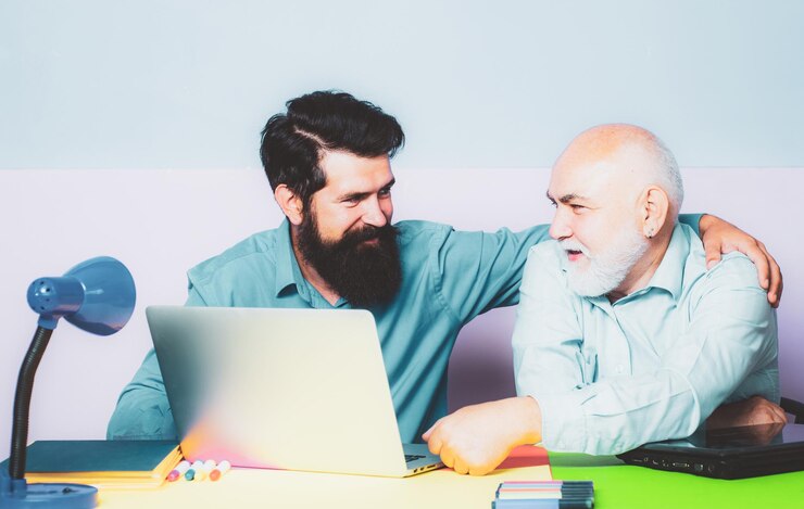 Foto gente de negocios reunida alrededor de una mesa en oficina de color moderno colegas de negocios corporativos wor