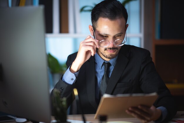 Gente de negocios trabajando desde casa