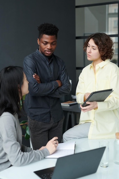 Gente de negocios trabajando en equipo