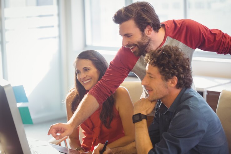 Foto gente de negocios trabajando juntos