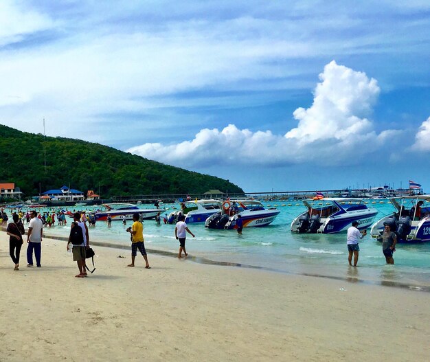 Foto la gente en la playa