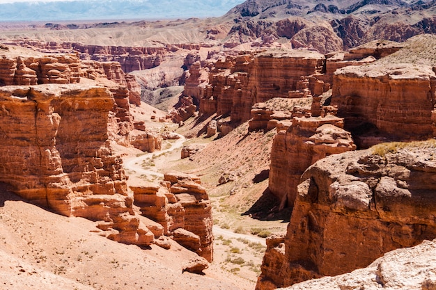 geologische Formation besteht aus erstaunlichen großen roten Sandstein.